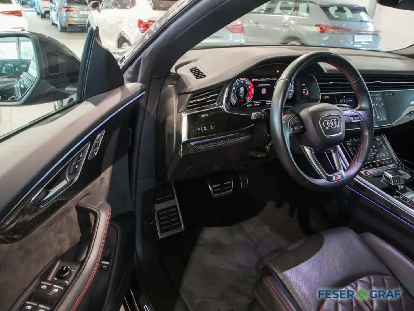 SQ8 TFSI competition plus AHK Matrix Pano Standh