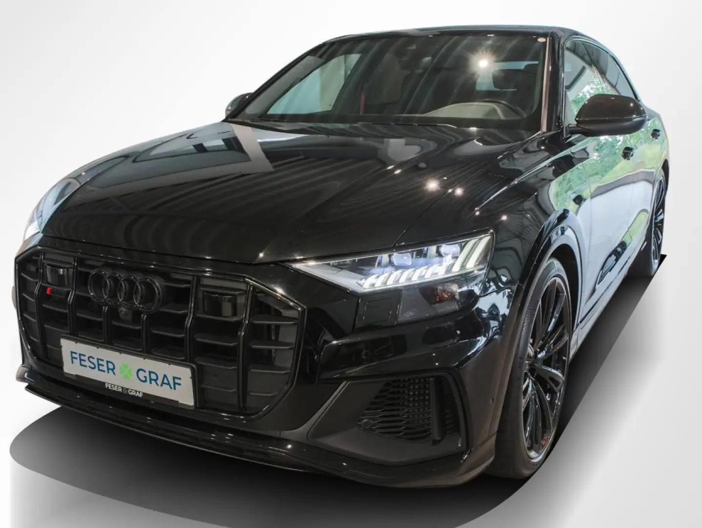 SQ8 TFSI competition plus AHK Matrix Pano Standh