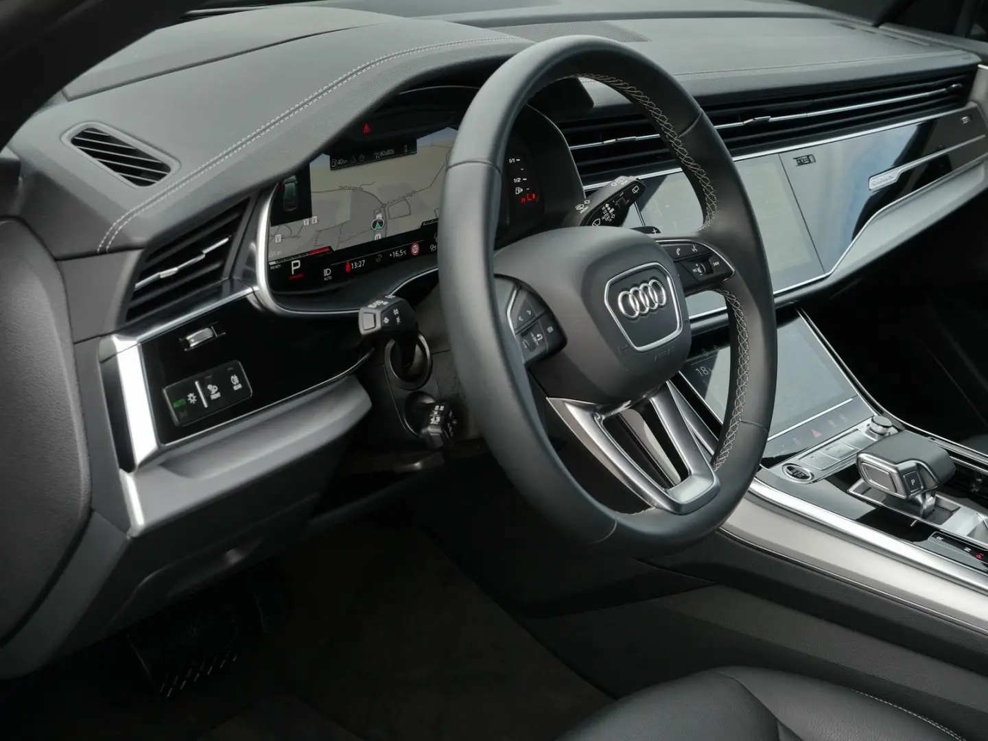 Q8 55 TFSI qu. S line (Ext) AHK*Matrix*HuD*Air