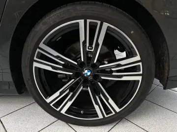 BMW 740 d xDrive M-Sport PANO-SKY