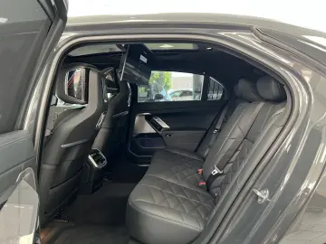 BMW 740 d xDrive M-Sport PANO-SKY