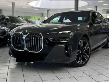 BMW 740 d xDrive M-Sport PANO-SKY