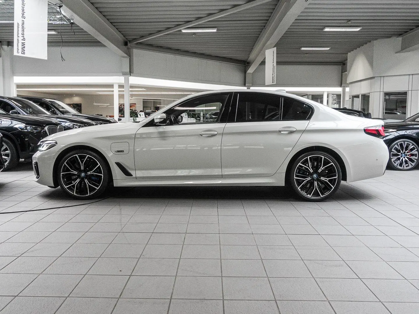 545e xDrive Limousine M Sport HUD NAVI Komf Lase