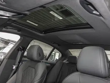 545e xDrive Limousine M Sport HUD NAVI Komf Lase
