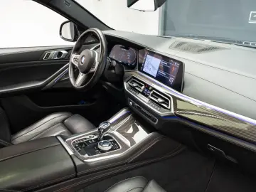 BMW X6 M50i X-Drive *HUD*Sky Lounge*Harman-Kardon