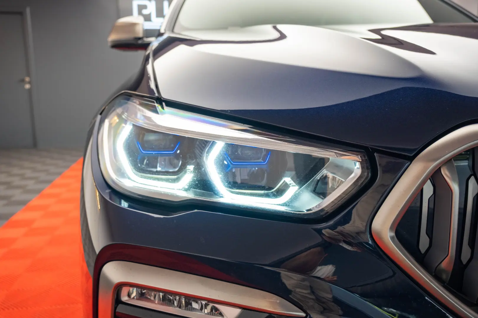 BMW X6 M50i X-Drive *HUD*Sky Lounge*Harman-Kardon