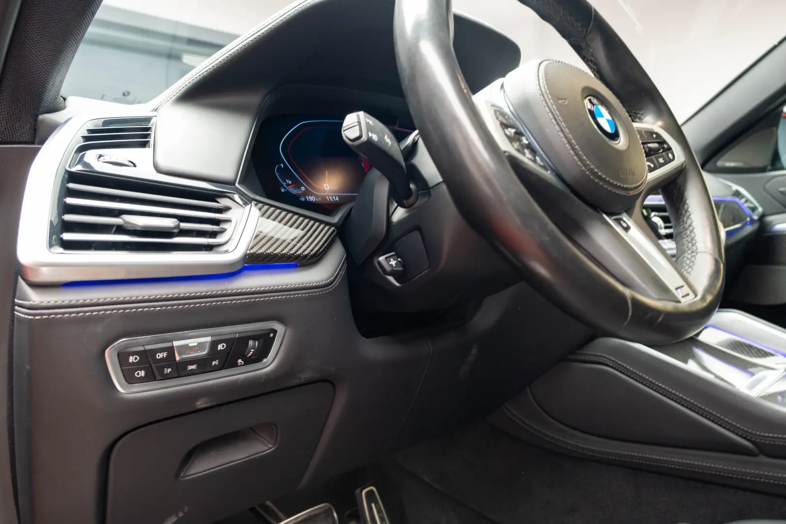 BMW X6 M50i X-Drive *HUD*Sky Lounge*Harman-Kardon