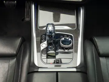 BMW X6 M50i X-Drive *HUD*Sky Lounge*Harman-Kardon