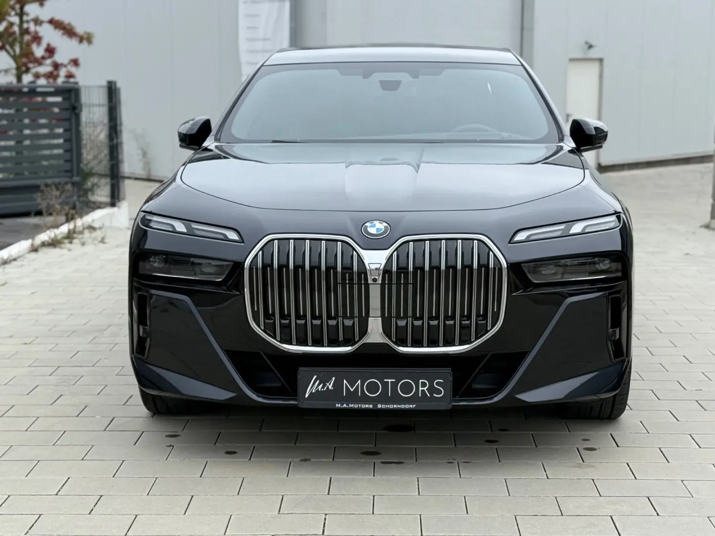 740d xDrive M-SPORT/B&W/PANO/HEAD/GARANTIE