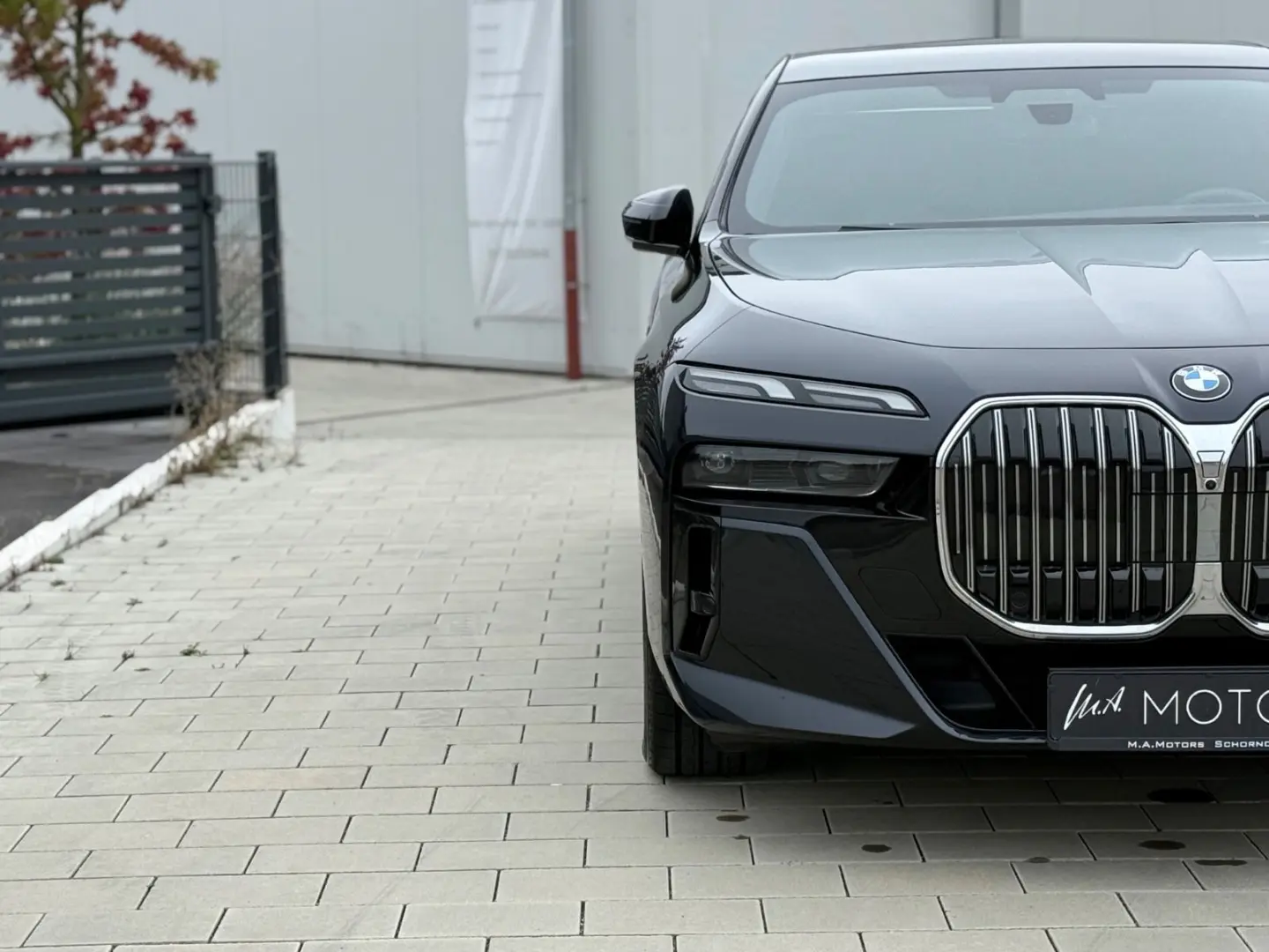 740d xDrive M-SPORT/B&W/PANO/HEAD/GARANTIE