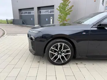 740d xDrive M-SPORT/B&W/PANO/HEAD/GARANTIE