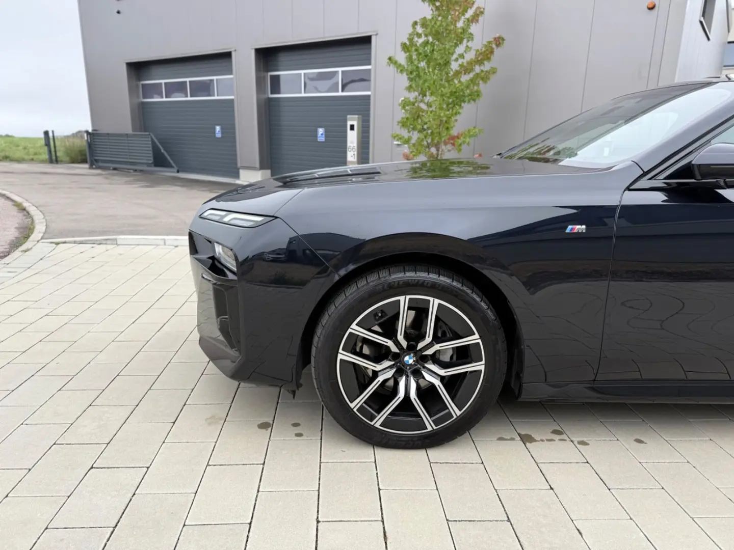 740d xDrive M-SPORT/B&W/PANO/HEAD/GARANTIE