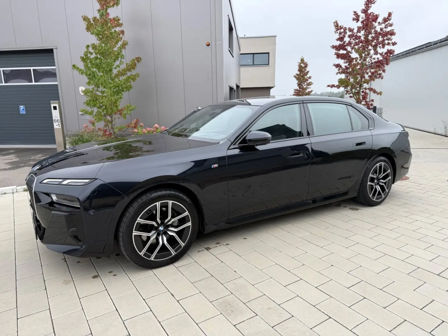 740d xDrive M-SPORT/B&W/PANO/HEAD/GARANTIE