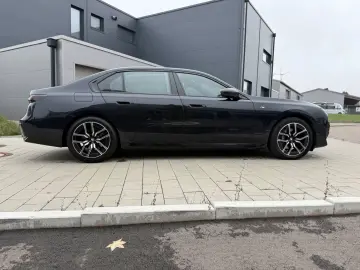 740d xDrive M-SPORT/B&W/PANO/HEAD/GARANTIE
