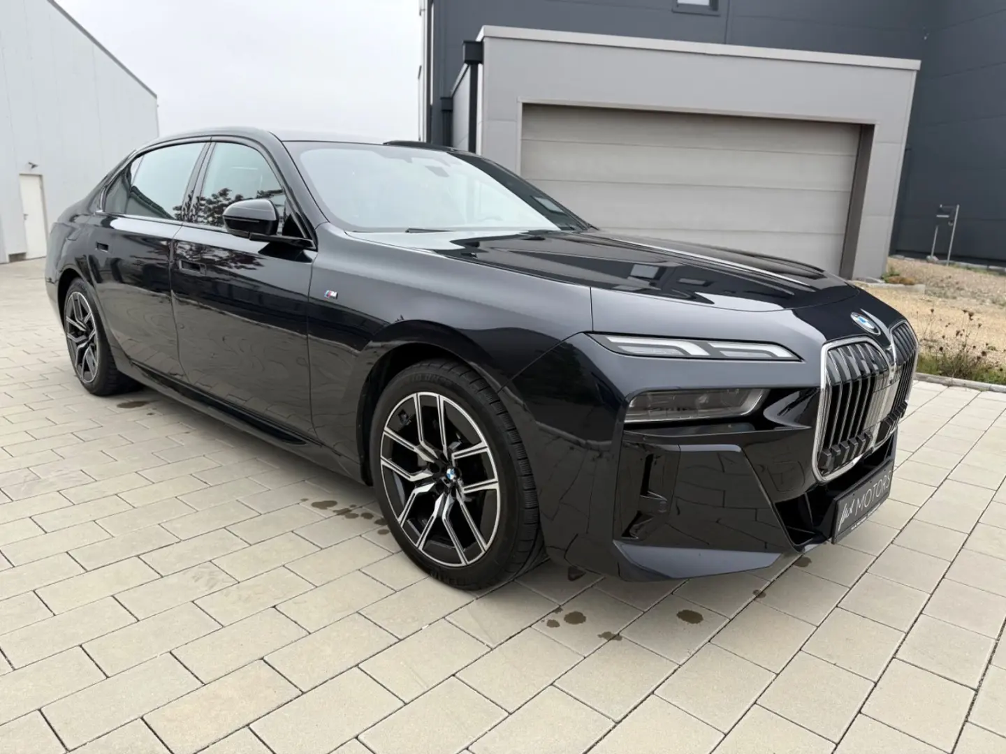 740d xDrive M-SPORT/B&W/PANO/HEAD/GARANTIE