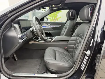 740d xDrive M-SPORT/B&W/PANO/HEAD/GARANTIE