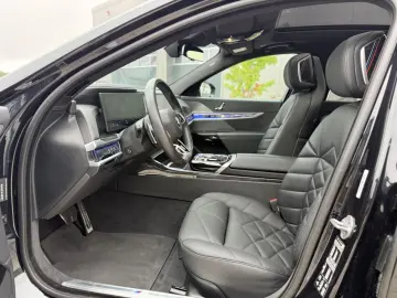 740d xDrive M-SPORT/B&W/PANO/HEAD/GARANTIE
