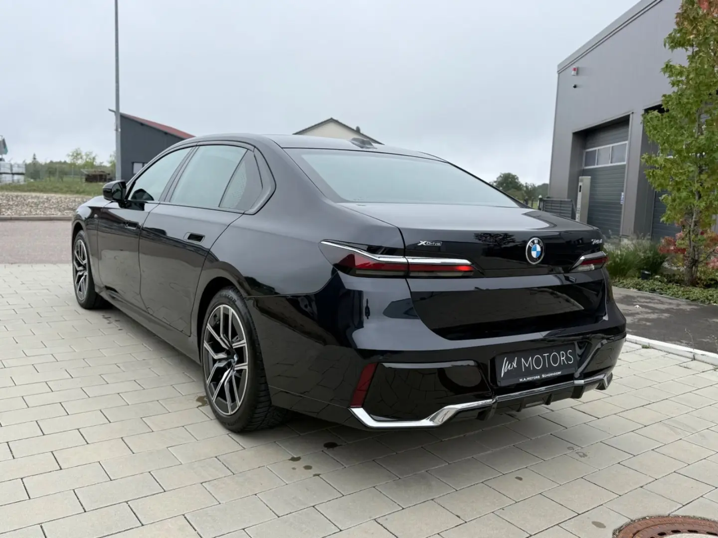740d xDrive M-SPORT/B&W/PANO/HEAD/GARANTIE