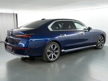 740 d xDrive Design Pure Excellence Innovation