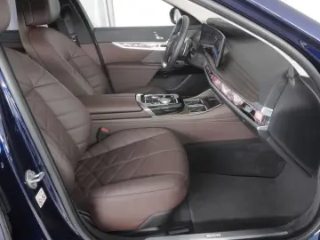 740 d xDrive Design Pure Excellence Innovation