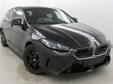 M135 xDrive Limousine