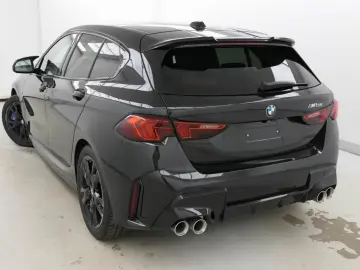 M135 xDrive Limousine