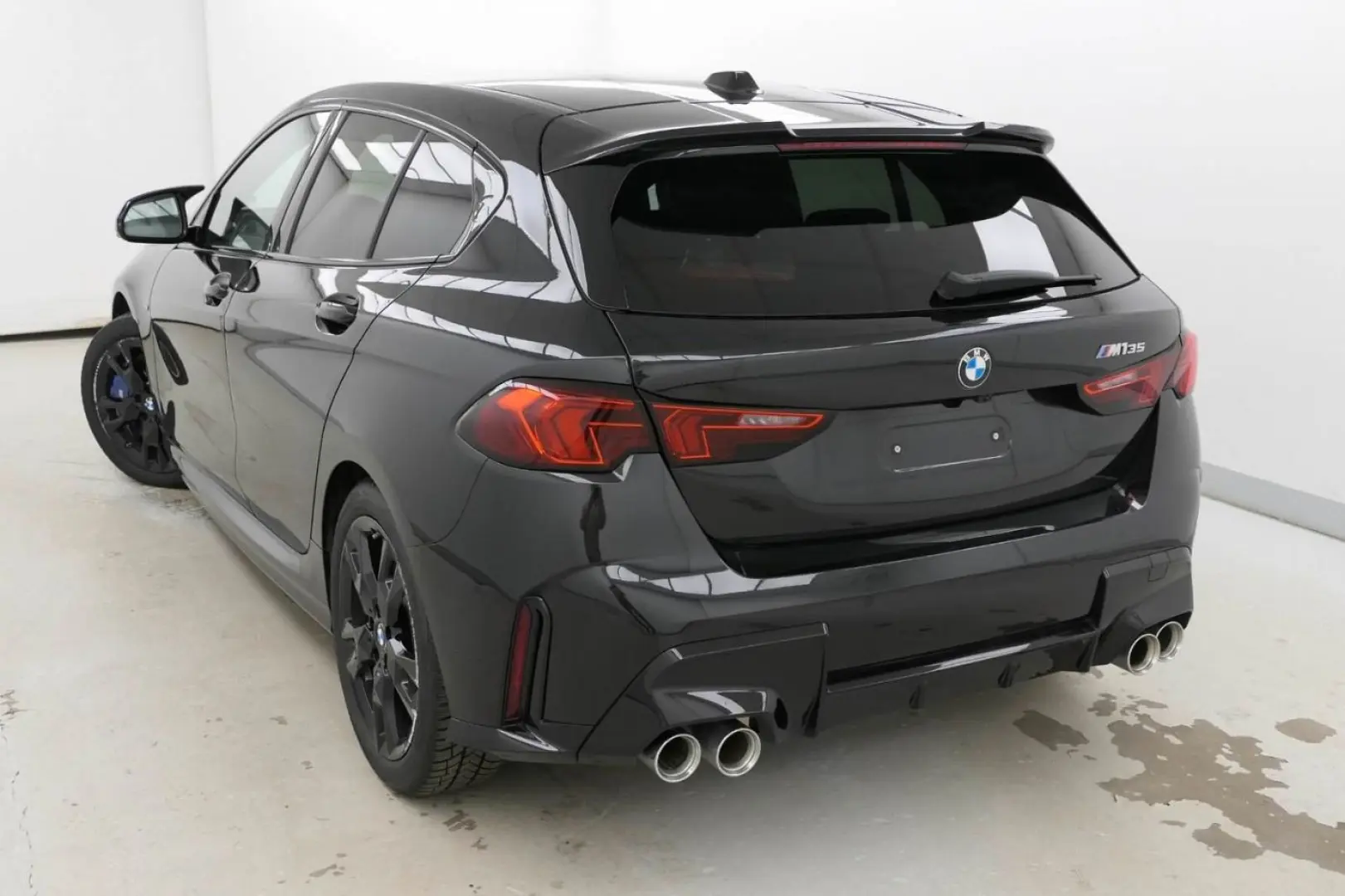 M135 xDrive Limousine