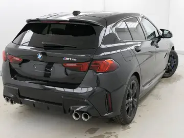 M135 xDrive Limousine