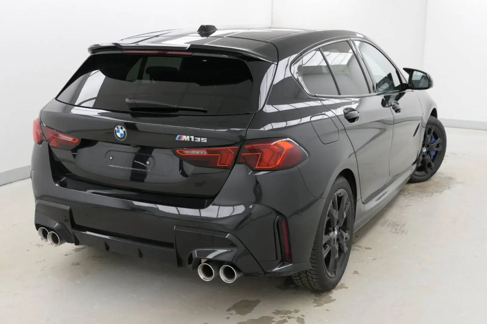 M135 xDrive Limousine