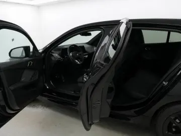 M135 xDrive Limousine