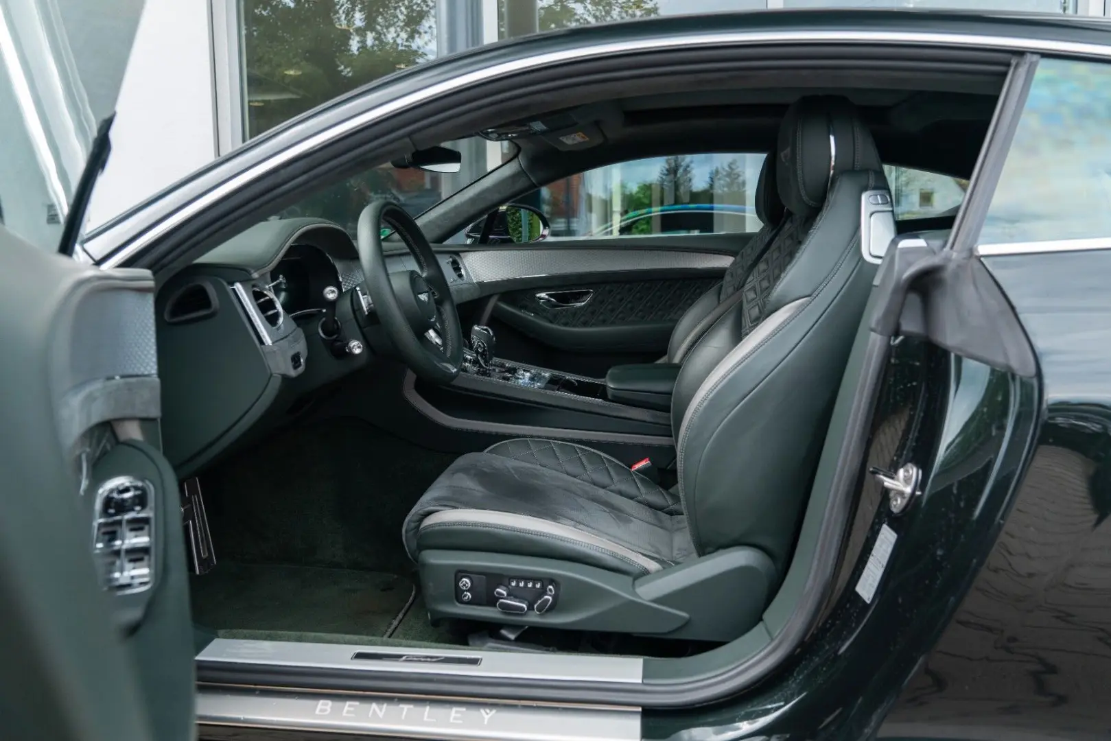 Continental GT Speed W12/ TOURING SPEC/ NACHTS.