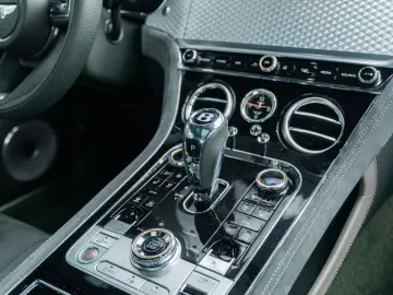 Continental GT Speed W12/ TOURING SPEC/ NACHTS.