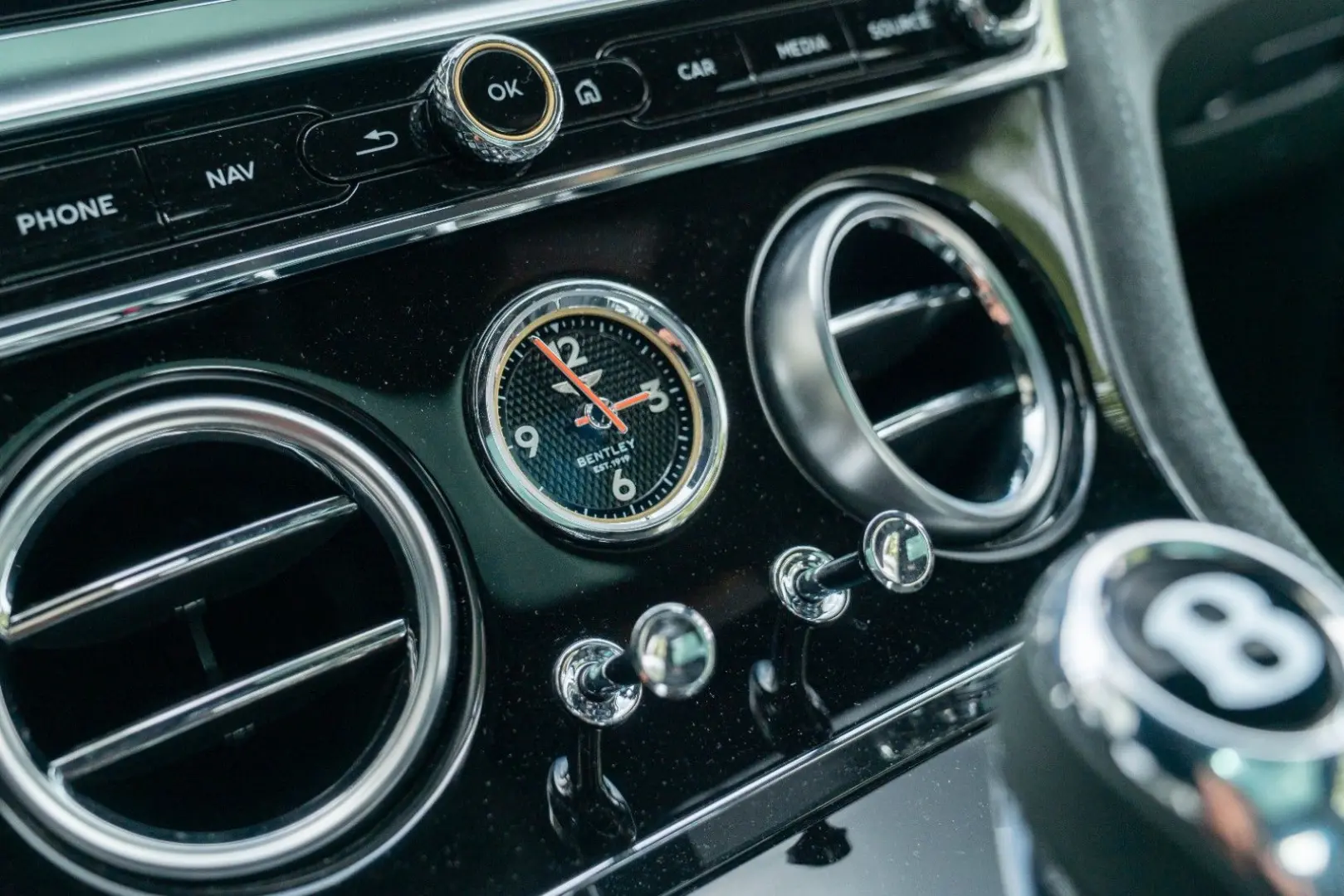 Continental GT Speed W12/ TOURING SPEC/ NACHTS.