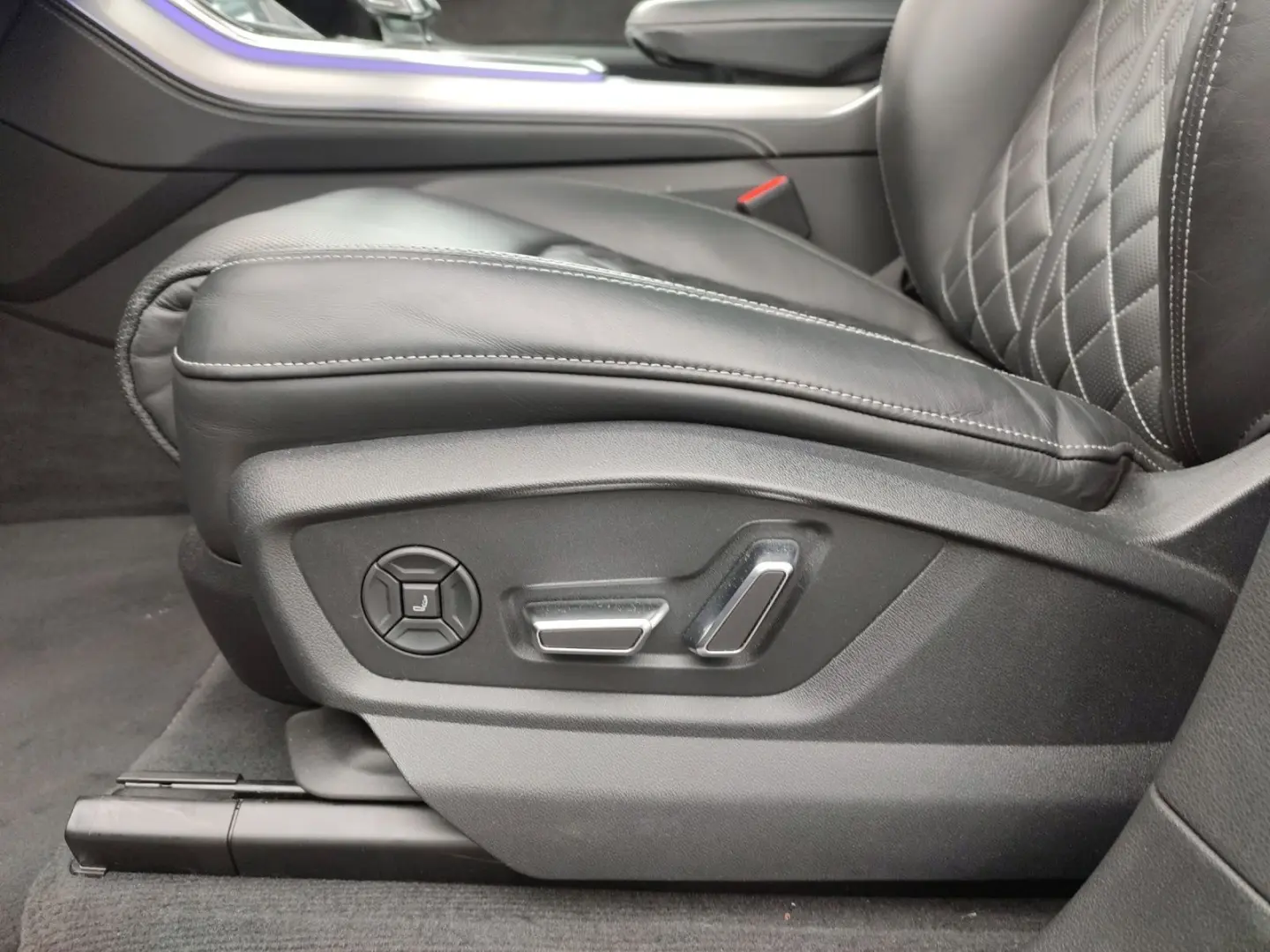 SQ8 TFSI quattro*Navi*Matrix*DVD*HUD*AHK*B&O*PDC