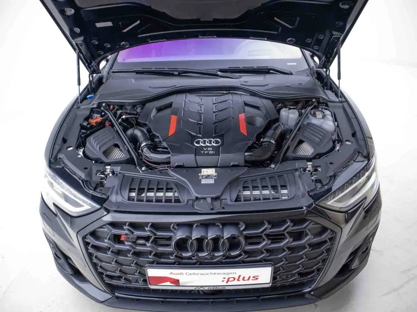 S8 4.0 TFSI TIP-TR*QUA*AHK*STHZG*PANO*HUD*MATRIX