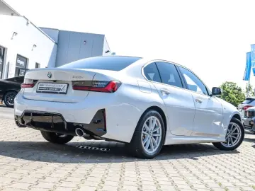 BMW 330i M Sport Adaptive LED Glasdach ACC HiFi Memory