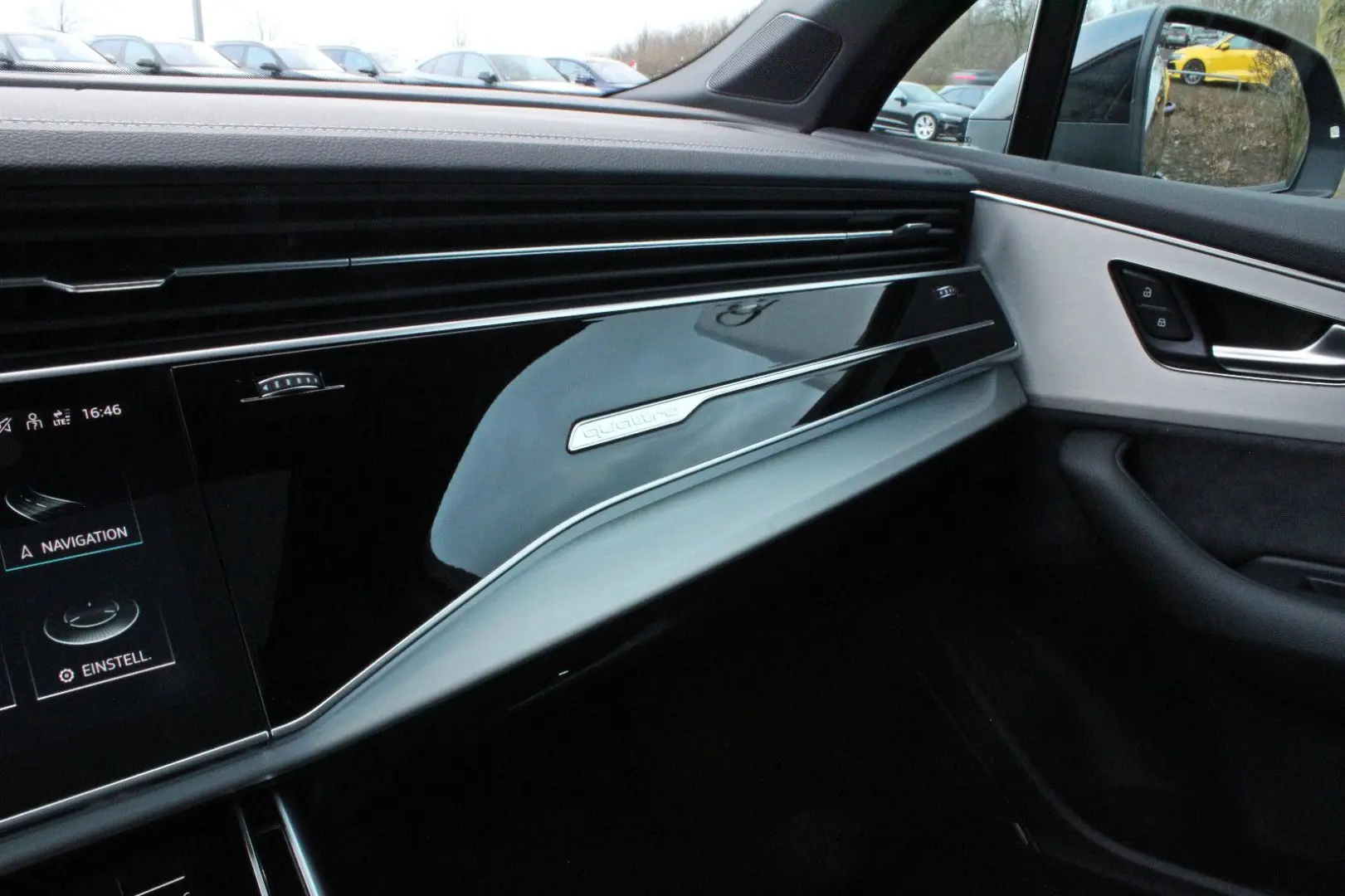 Q7 50TDI S LINE BLACK PANO HUD STHZ AHK MATRIX