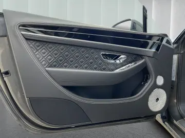 Continental GTC V8 Naim Tour City Rotating D