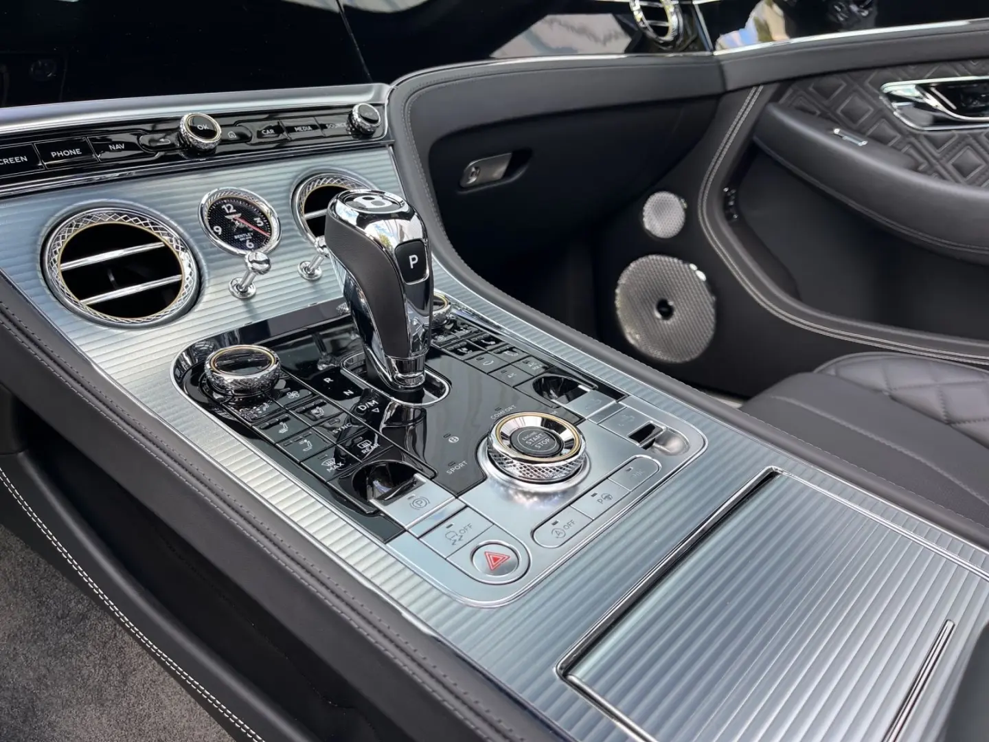 Continental GTC V8 Naim Tour City Rotating D