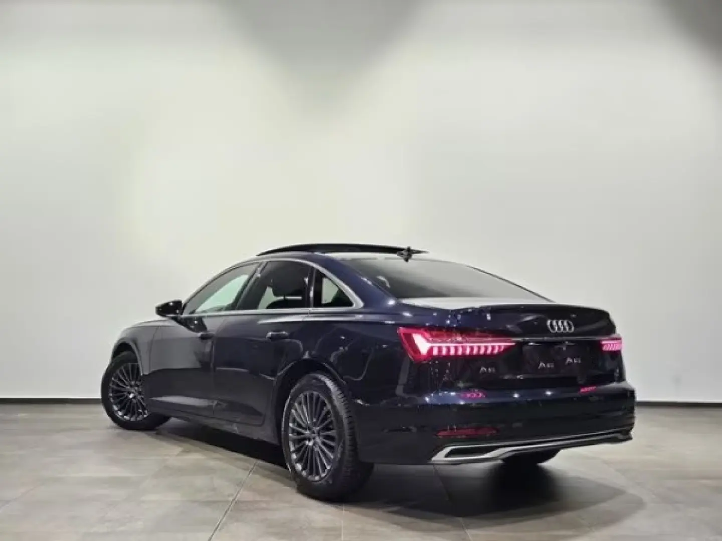 AUDI A6 40 TDI  Panorama Matrix Virtual Leder Kamera
