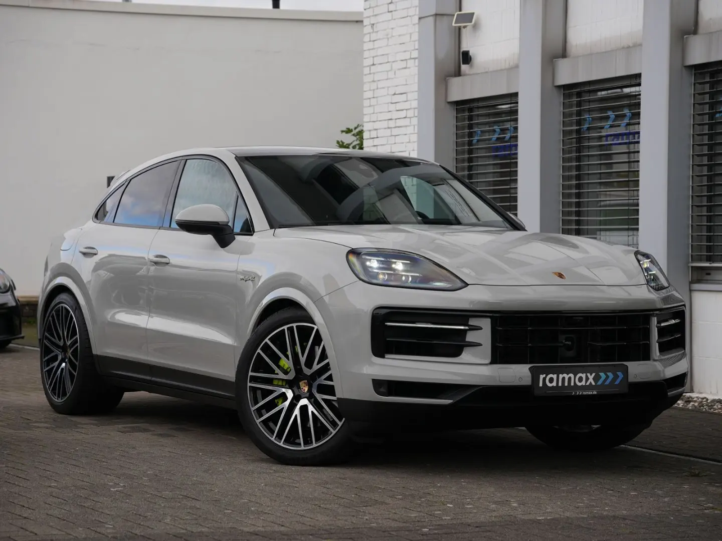 E-Hybrid Coupé INNODRIVE-SPORTABGAS.-HD-22