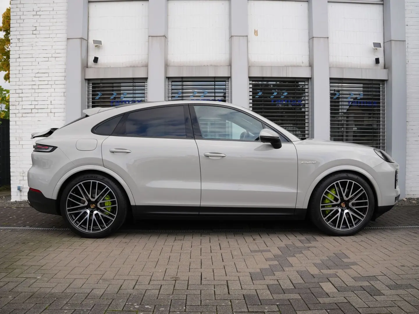 E-Hybrid Coupé INNODRIVE-SPORTABGAS.-HD-22