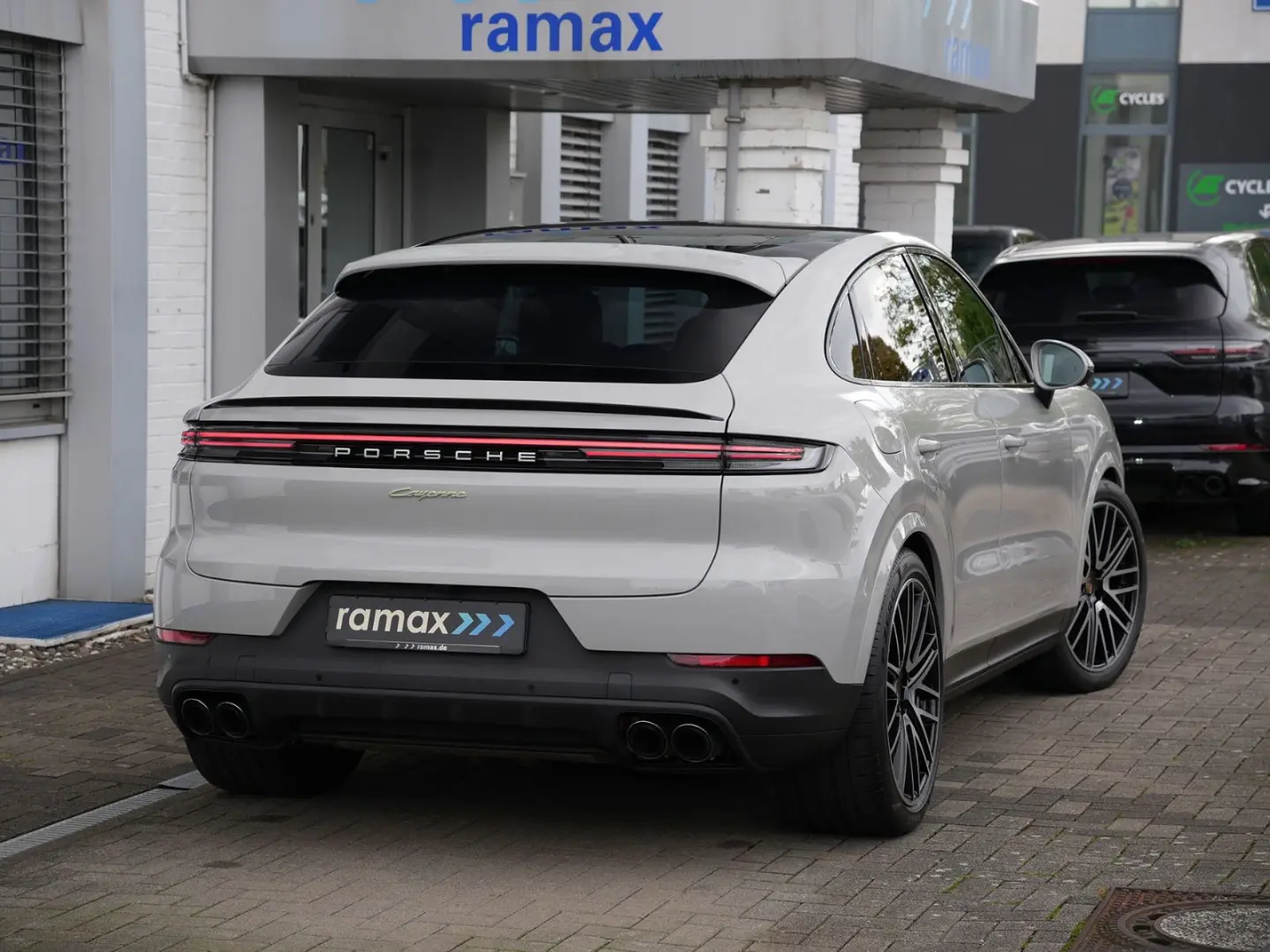 E-Hybrid Coupé INNODRIVE-SPORTABGAS.-HD-22