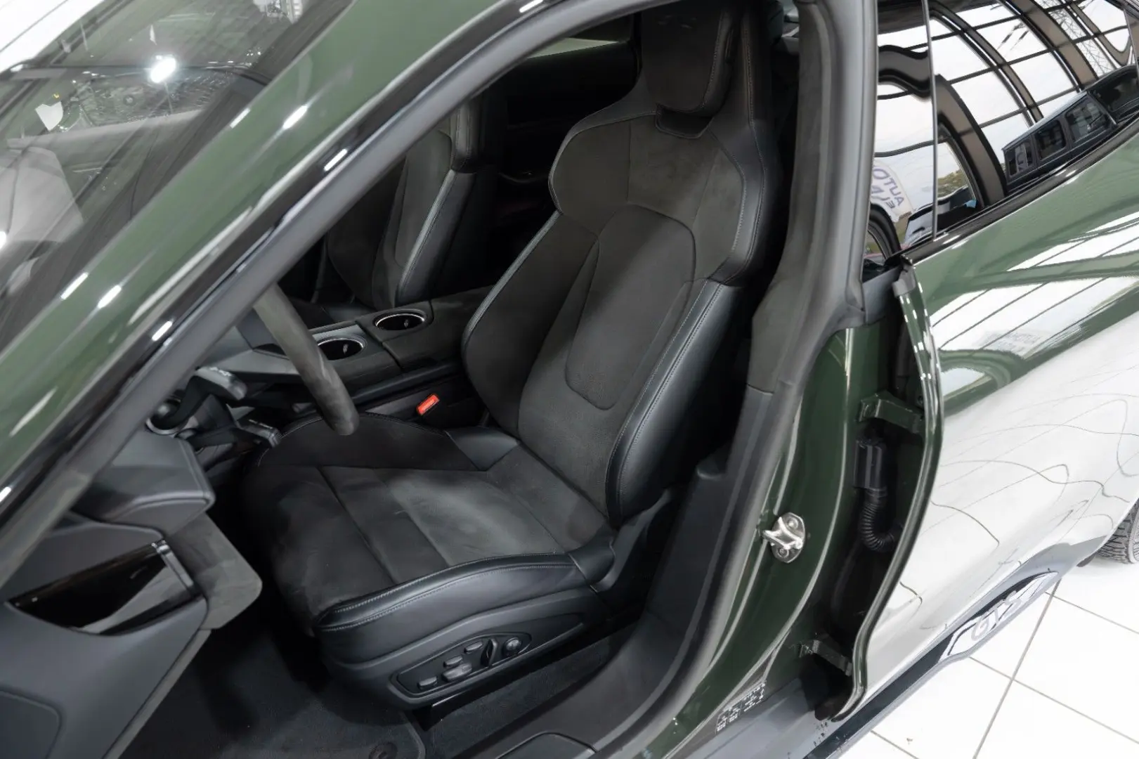 Taycan GTS*PANO*BOSE*SPORT-CHRONO*21