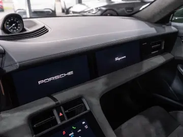 Taycan GTS*PANO*BOSE*SPORT-CHRONO*21
