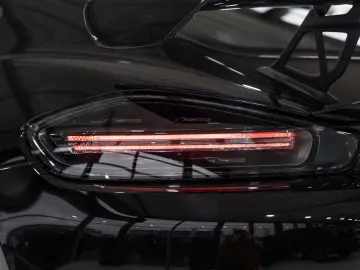 Cayman GT4*CARBON*SPORT-CHRONO*KERAMIK*18-WEGE*