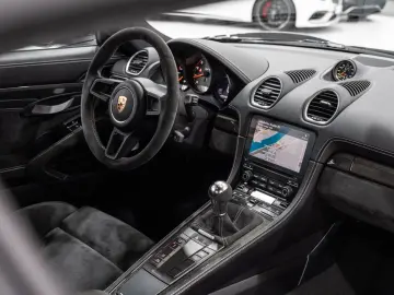 Cayman GT4*CARBON*SPORT-CHRONO*KERAMIK*18-WEGE*