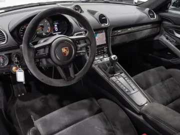 Cayman GT4*CARBON*SPORT-CHRONO*KERAMIK*18-WEGE*