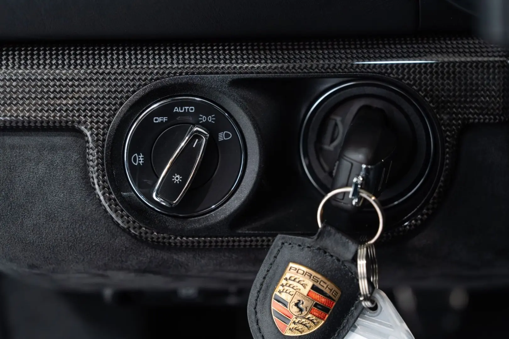 Cayman GT4*CARBON*SPORT-CHRONO*KERAMIK*18-WEGE*