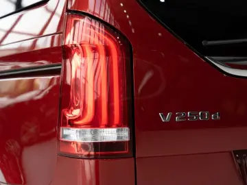 V250d EDITION kompakt*SPORT-PAKET*NAVI-PLUS*LED*